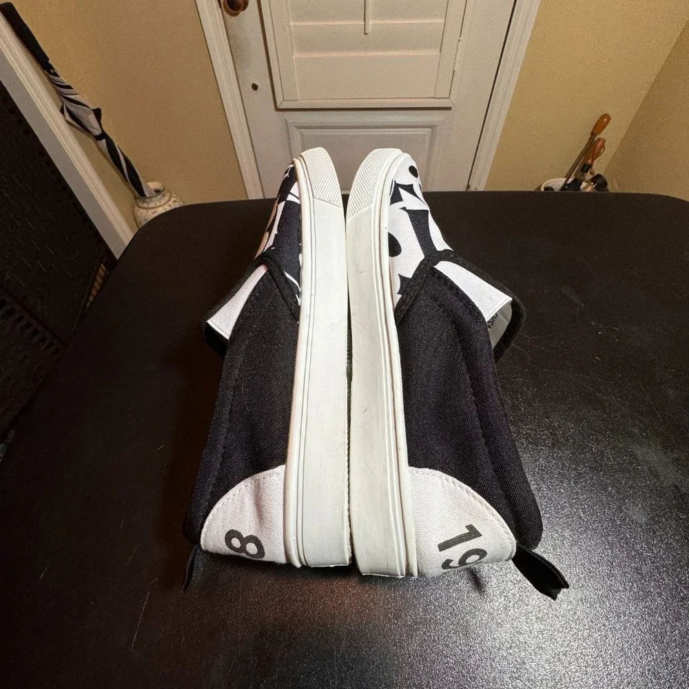 Disney Mickey Mouse size 7 black and white slipon